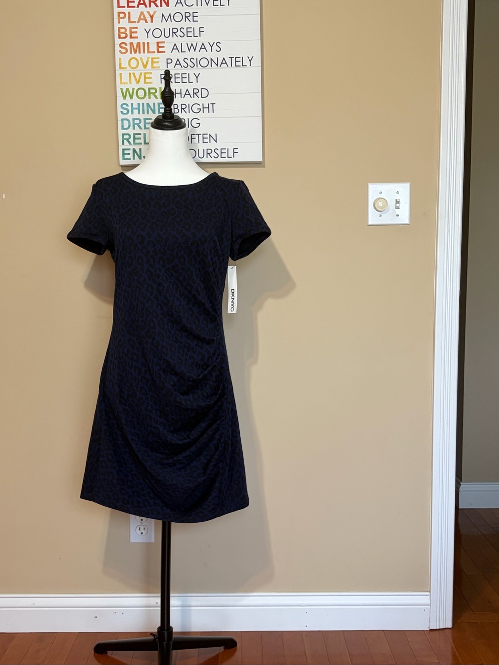 DKNYC Navy Short-Sleeve Textured Leopard Print Sheath Dress